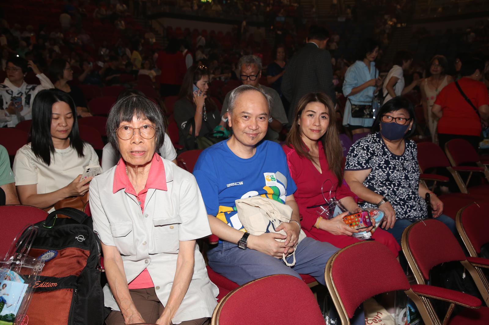 姜皓文及太太殷寧