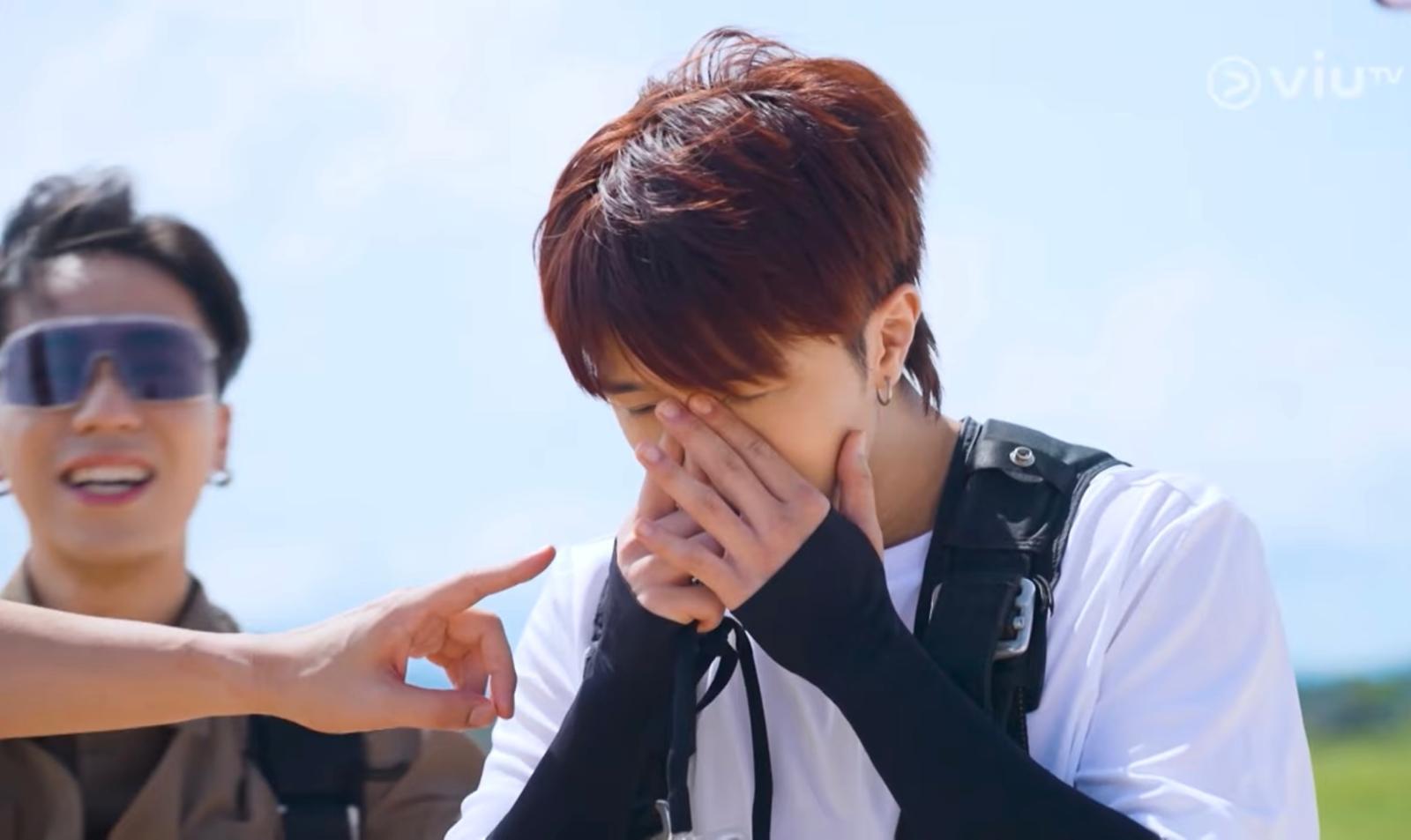 希晉@ROVER講Tag時突然喊起上來。