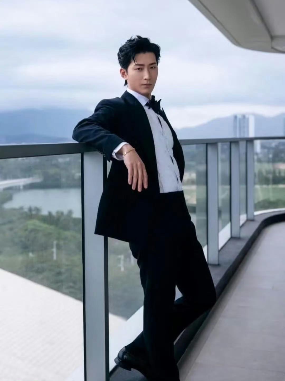 有傳何家為保護家族資產,曾要求竇驍簽署婚前協議