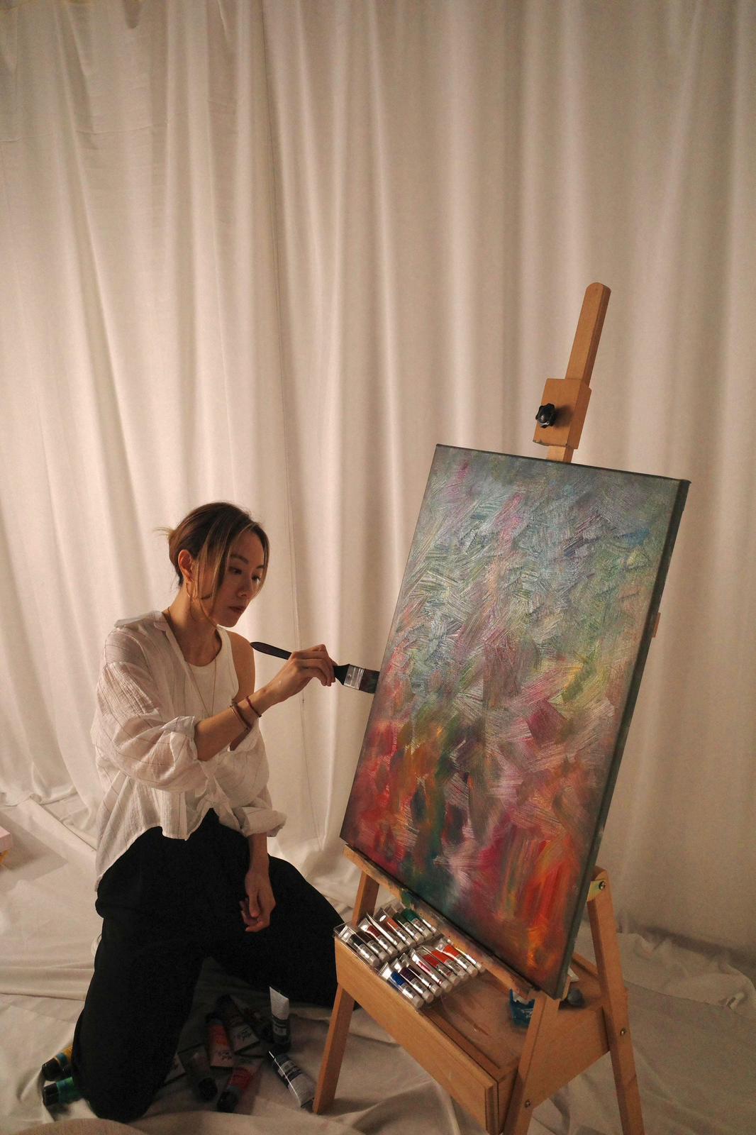 鄧麗欣自小志願成為畫家。