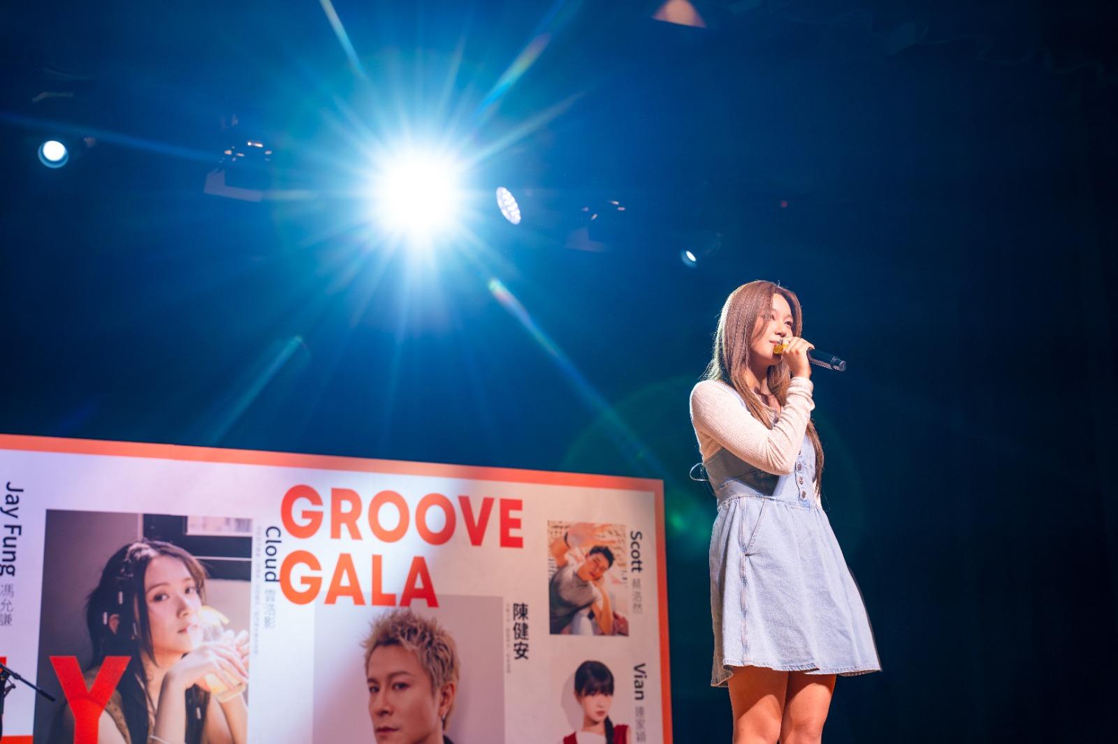 Feanna台上表示曾經迷失,但近日重拾唱歌熱誠,宣布將於12月推出第二張專輯。