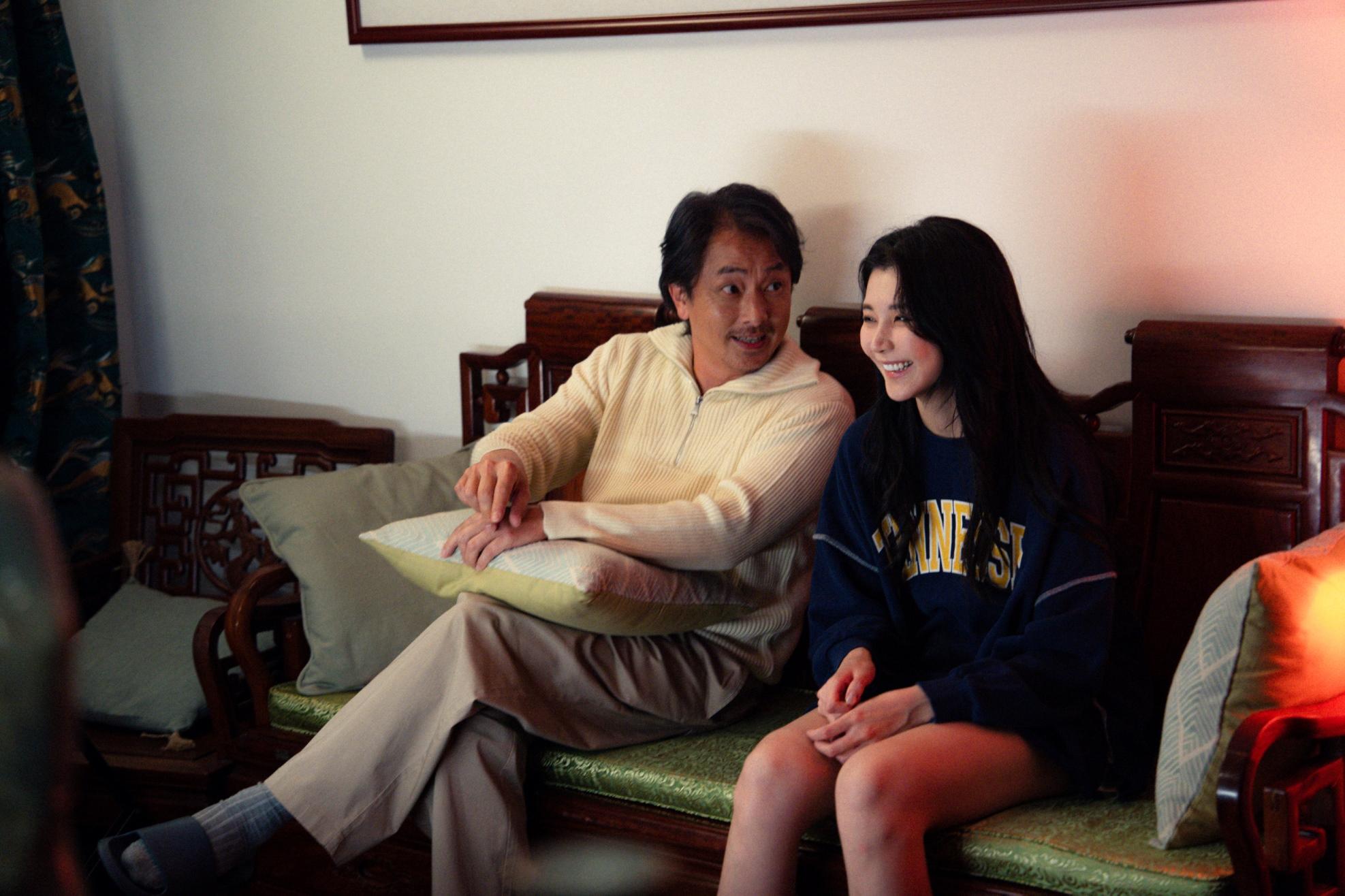 微電影《路頭遠》由張松枝與施匡翹主演。