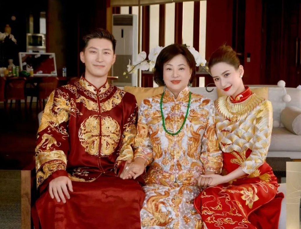 何超蓮於2023年與竇驍舉行盛大婚禮。