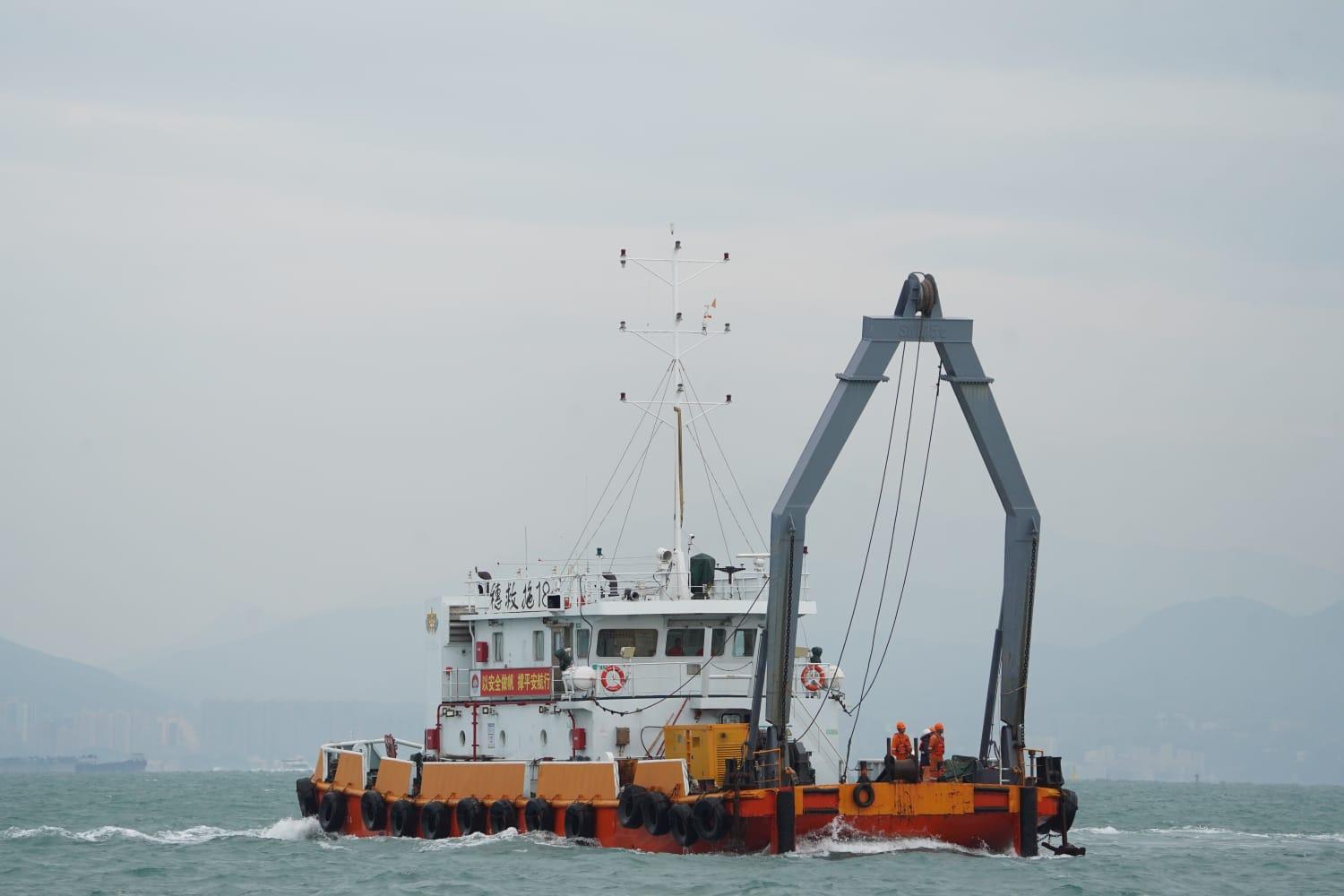 機場貨機衝落海|打撈船「南天翔」及「南天鵬」將今明兩日陸續到達機場水域範圍