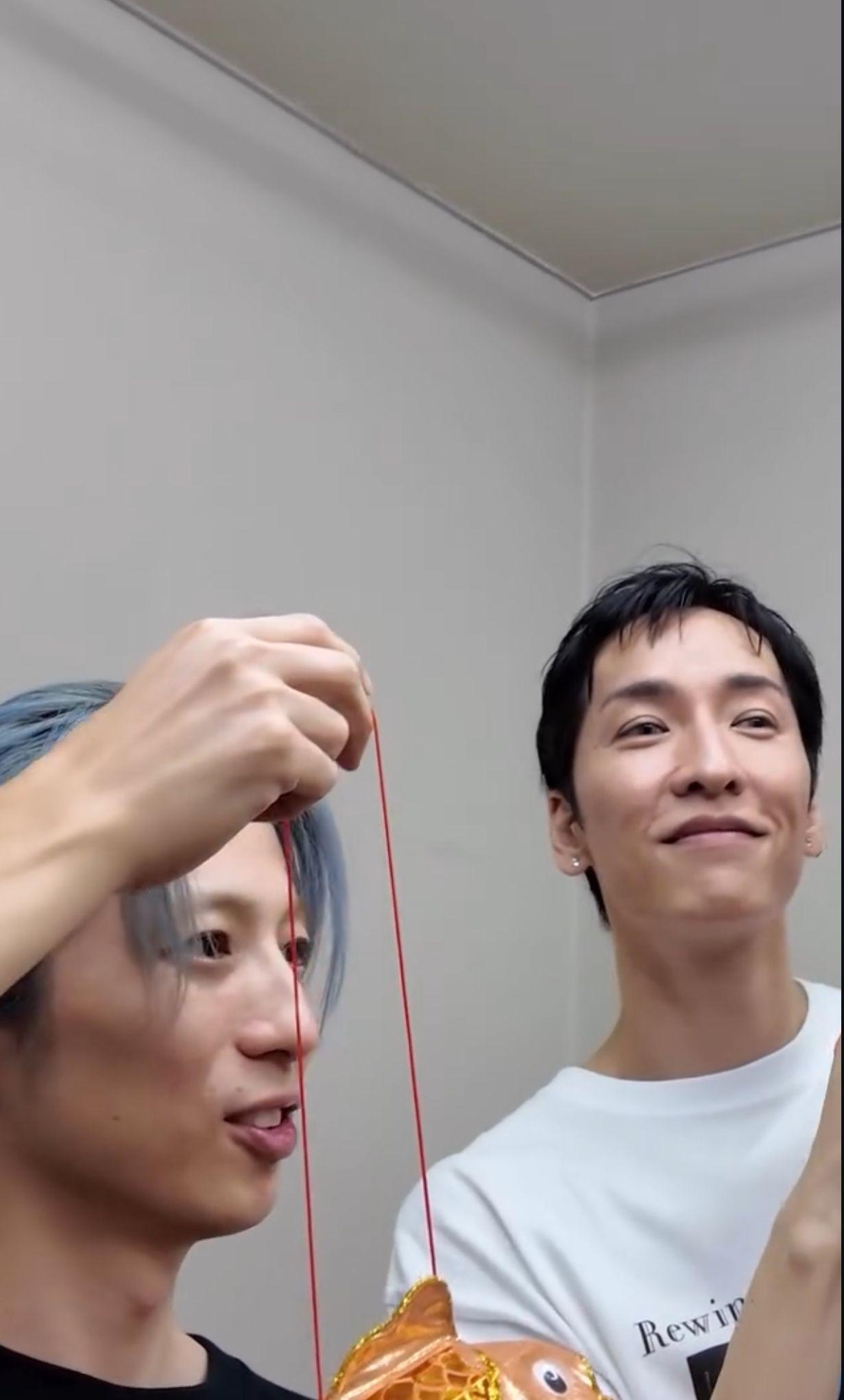 千葉涼平、橘慶太拿起燈籠愛不釋手,更大讚可愛。