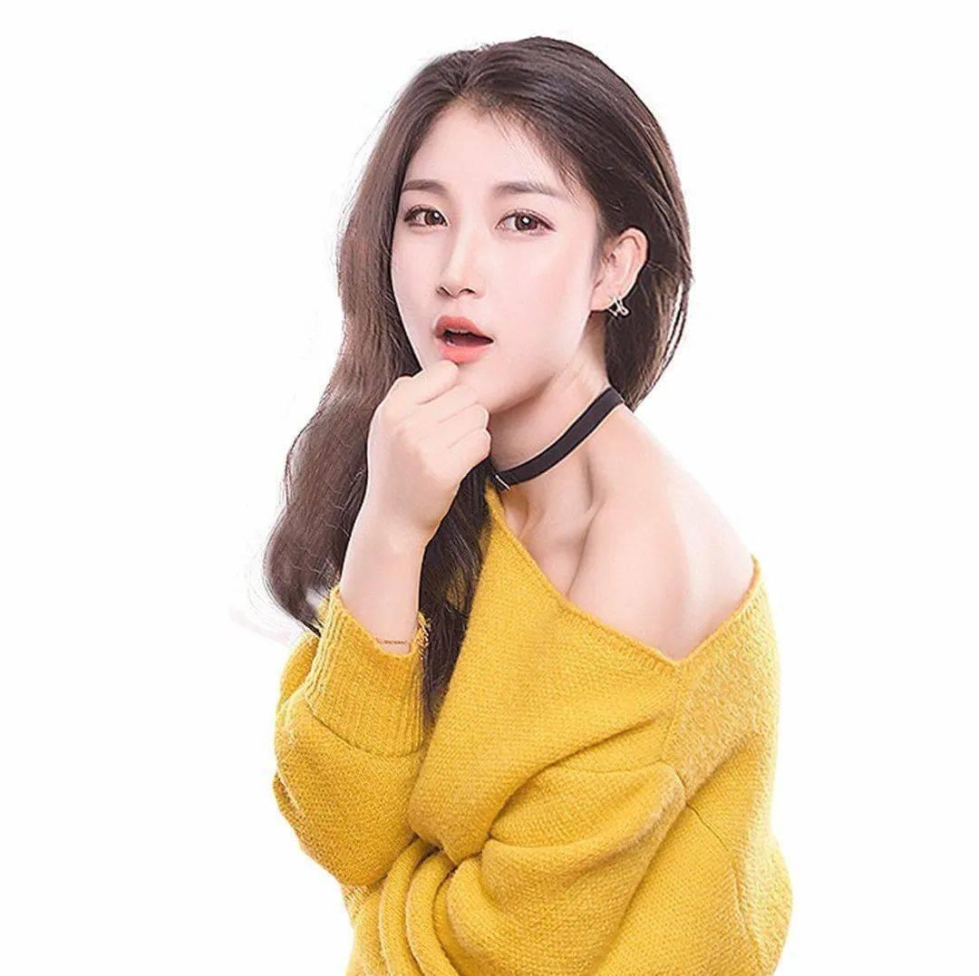 女老師段江旻曾獲得2018年《中國好聲音》廣西賽區亞軍。