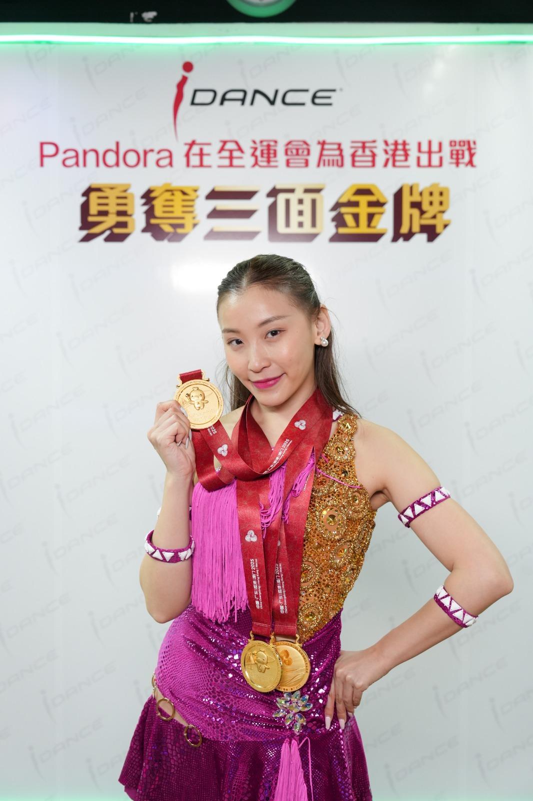 Pandora參加全運會輪椅舞蹈(大眾項目)比賽,勇奪三面金牌。