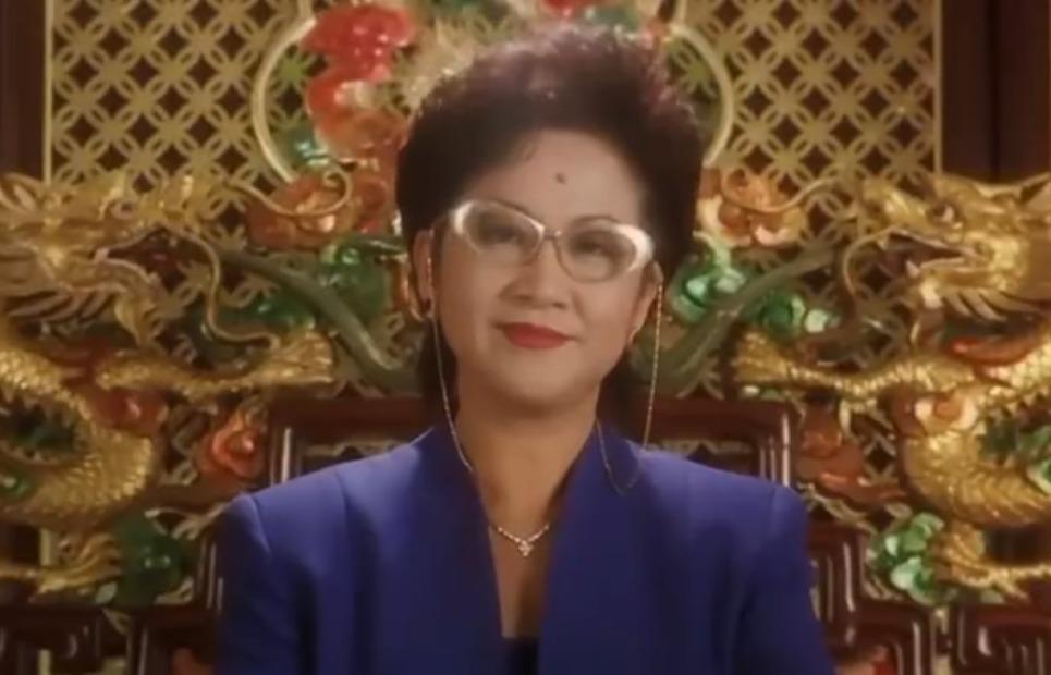 《食神》中,薛家燕飾演超級食神大賽評判味公主,成為經典。