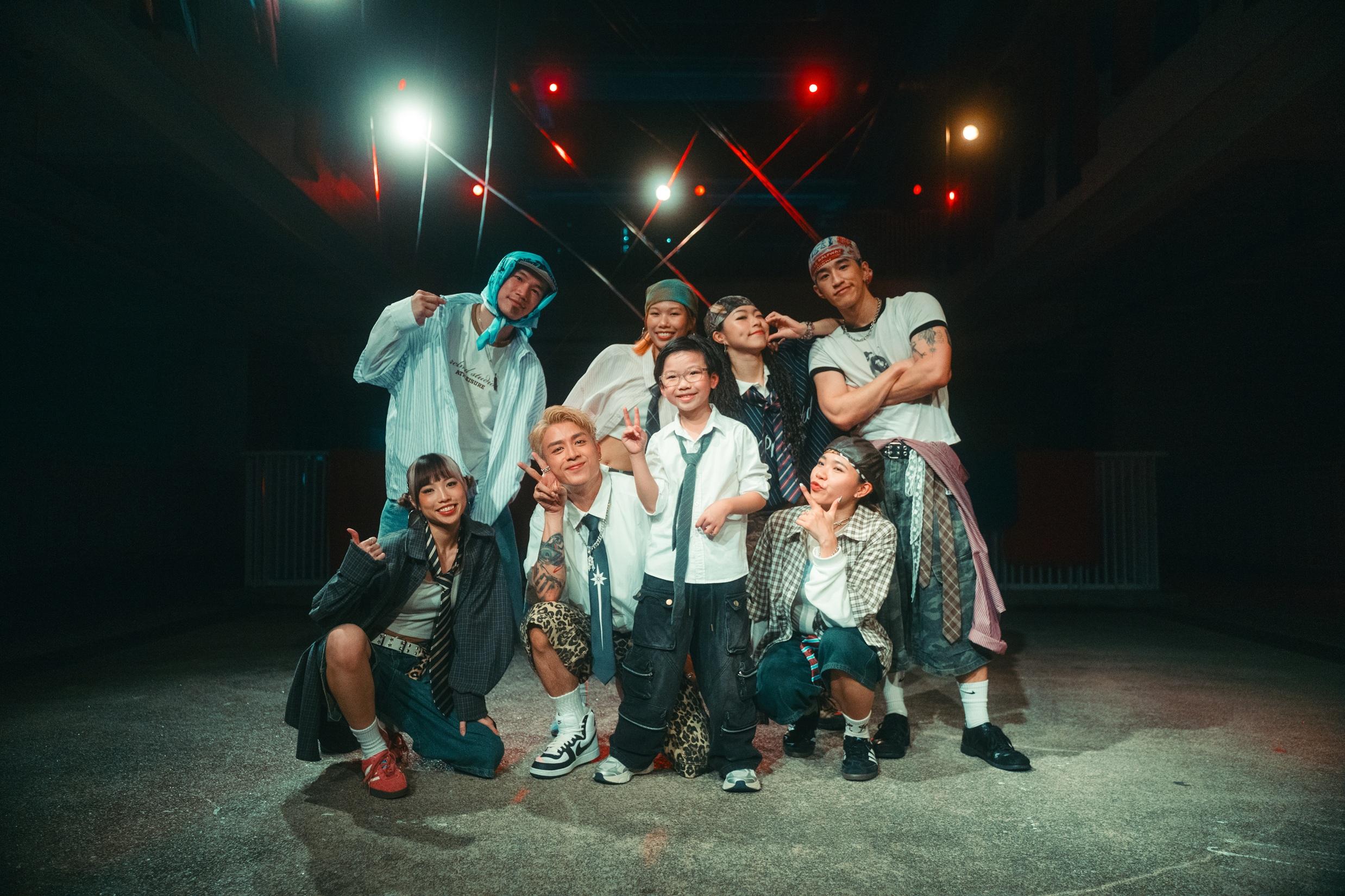 AK江𤒹生拍新歌《叛逆動物》MV,最難忘與所有舞者圍在一起玩Cypher。