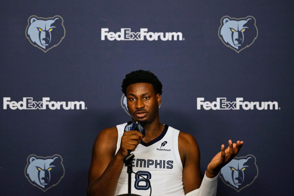 謝倫積遜(Jaren Jackson Jr.)是灰熊防守大將。