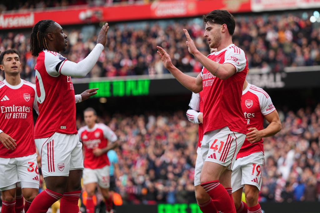 英超|阿仙奴擊敗韋斯咸上榜首。(美聯社)