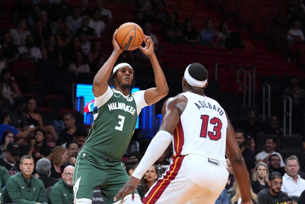 公鹿由溜馬簽入具三分能力的米利斯端納(Myles Turner)。