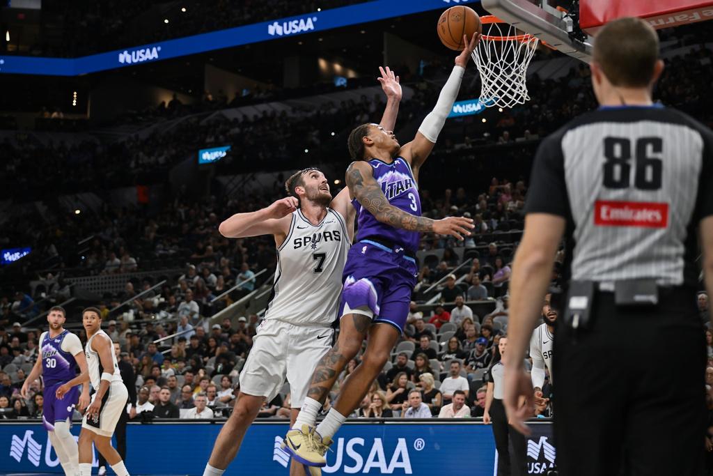 干歷(Luke Kornet)有機會與雲班耶馬(Victor Wembanyama)在部份時間以「雙塔」形式同場作賽。