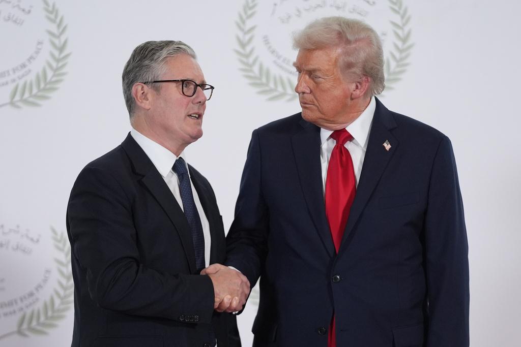 各國領袖、代表及重要人員出席埃及峰會。(美聯社)