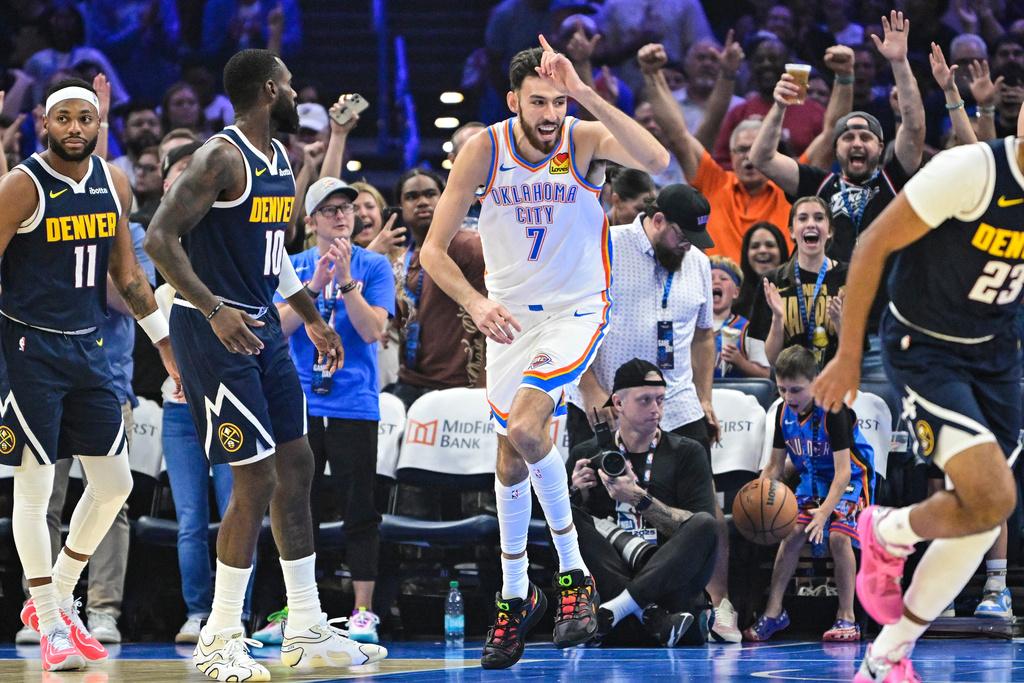 雷霆三巨頭留隊,默契不成問題。