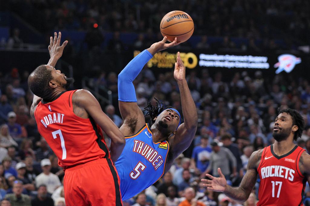 雷霆在主場以125:124險勝火箭。(AP)