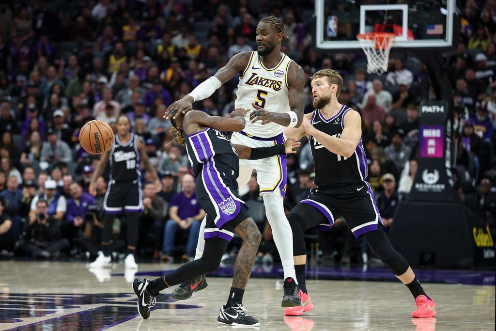 湖人127:120擊敗帝王。(美聯社)