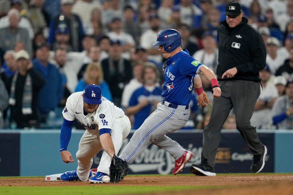 道奇打足18局贏藍鳥6:5,場數領先2:1。(美聯社)