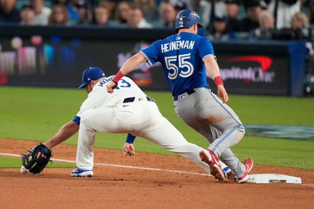 道奇打足18局贏藍鳥6:5,場數領先2:1。(美聯社)