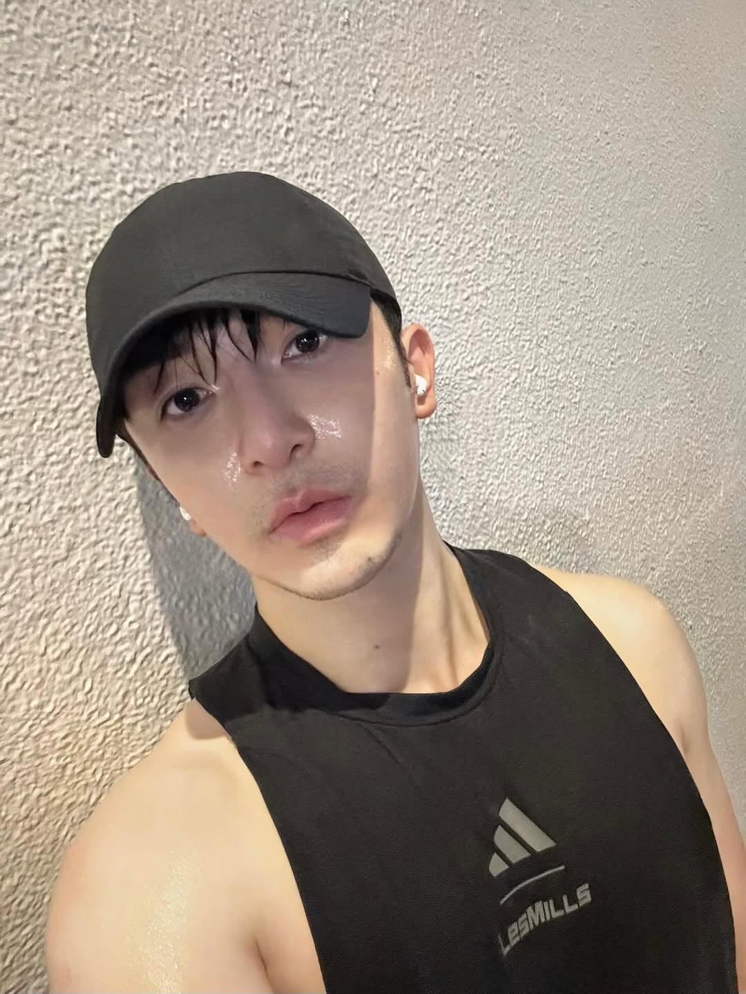 Anson Lo為12月的個唱練跑練氣。(IG@ansonlht)