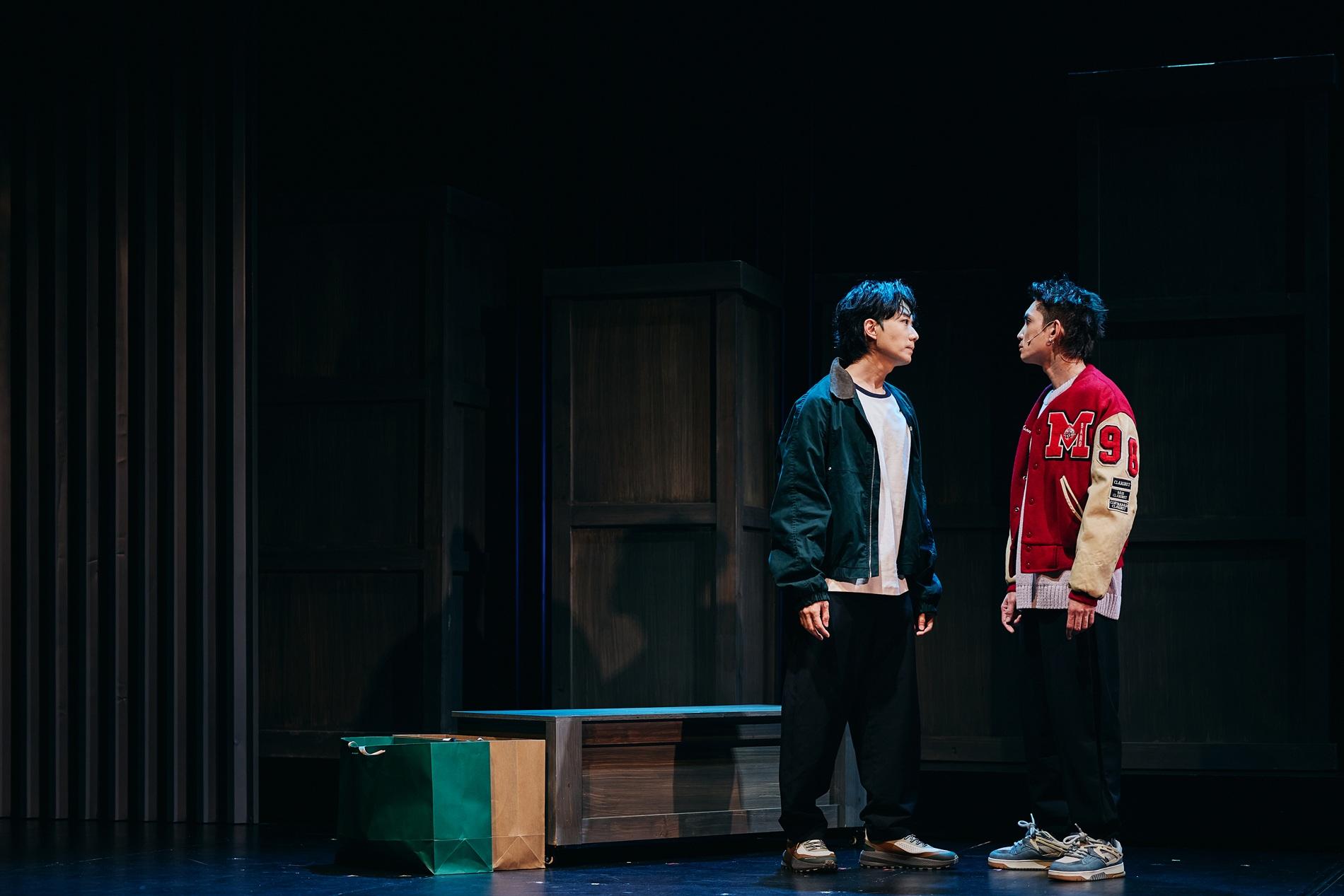 蔡瀚億BabyJohn和楊樂文Lokman在舞台劇《我推的男子》大玩BL情。