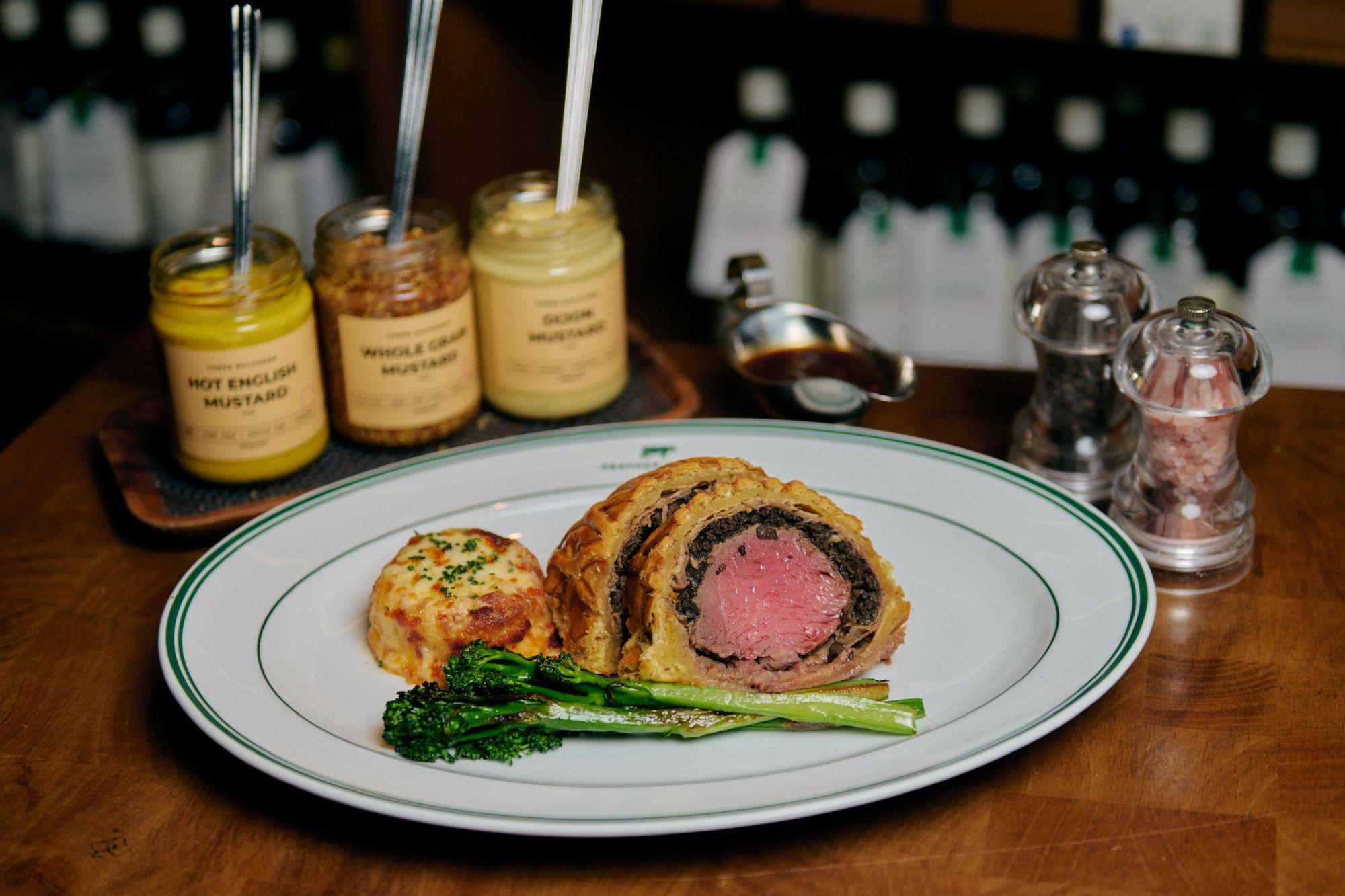 銅鑼灣及灣仔分店將於10月15日舉行「威靈頓星期三」,$398可歎到威靈頓牛柳四道菜菜單。