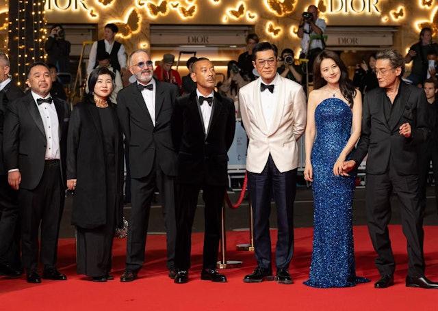 在《風林火山》演啞吧殺手的演員陳耀文(左一),曾與麥浚龍、古天樂、梁家輝、高圓圓出席康城首映。(網上照片)