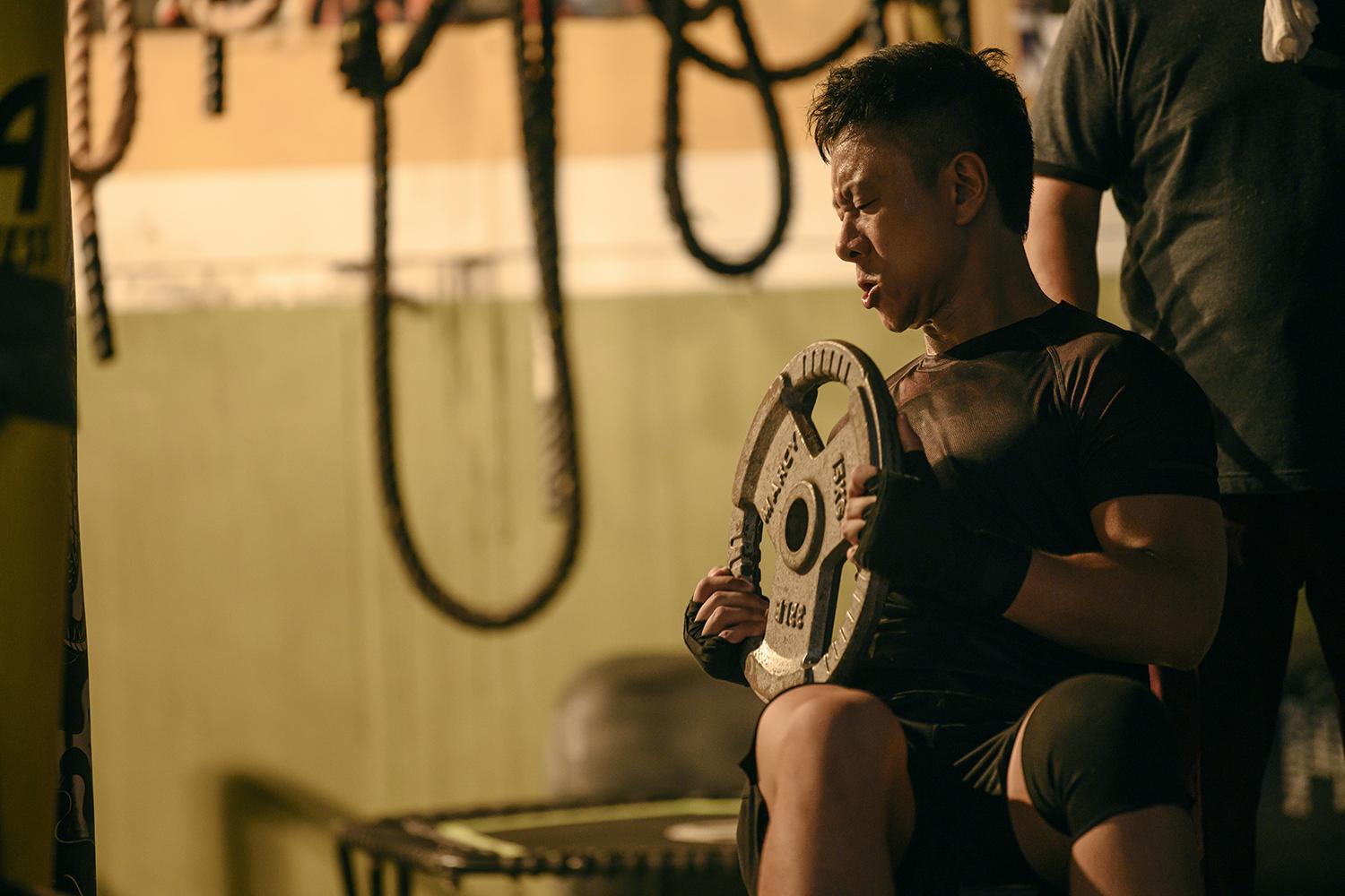 朱栢康電影《金童》操練拳手身形。