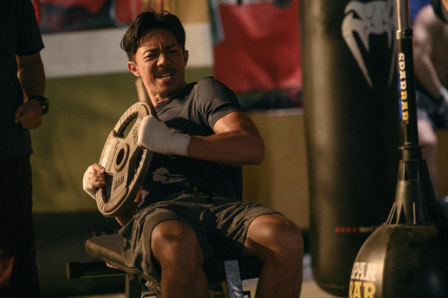 張繼聰電影《金童》操練拳手身形。