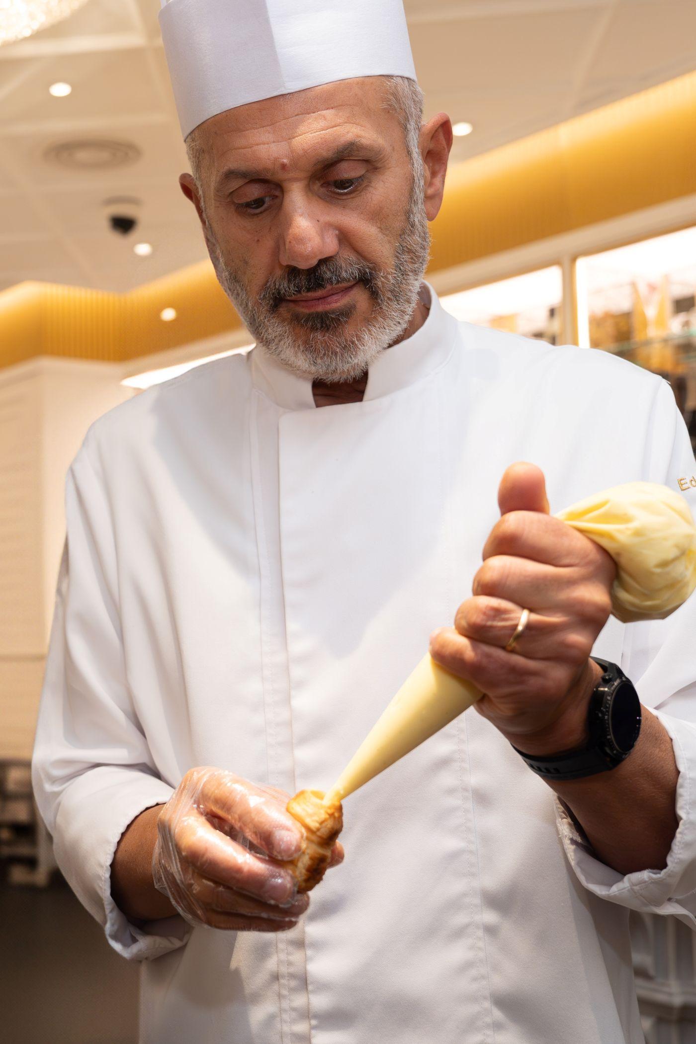 新店推出檸檬吉士千層酥皮筒。