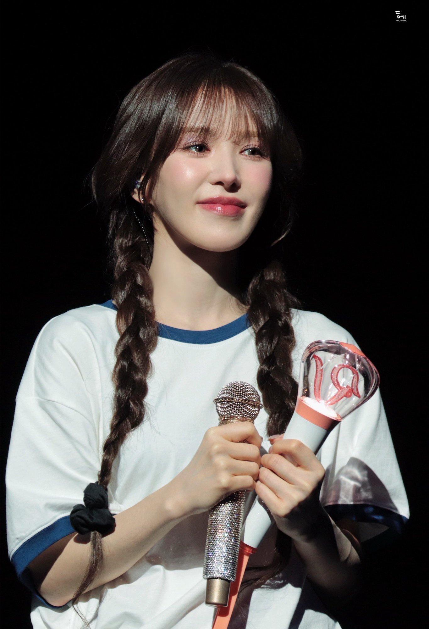 Wendy歌聲繞樑三日,fans們聽得陶醉。