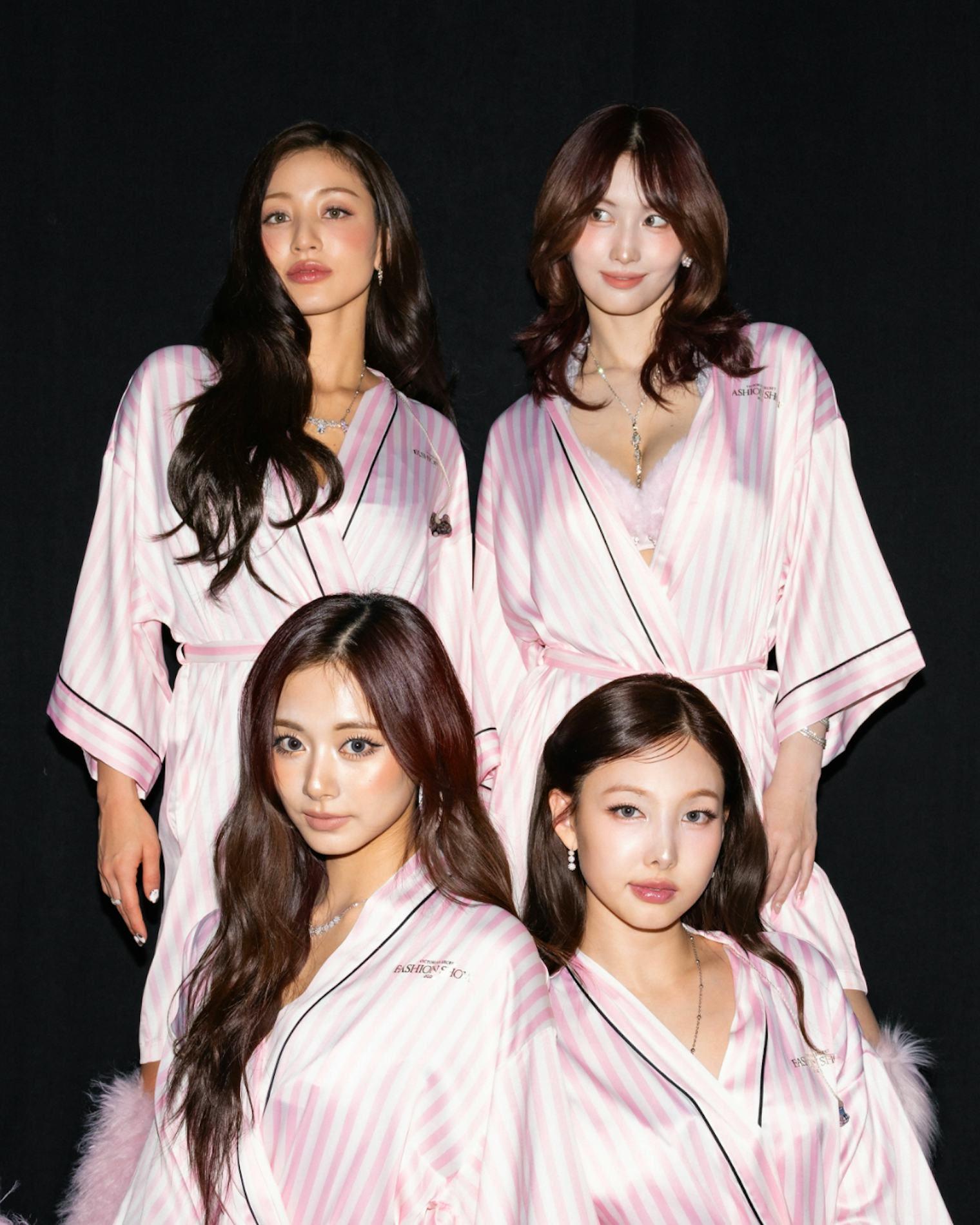 臨出場前合照。