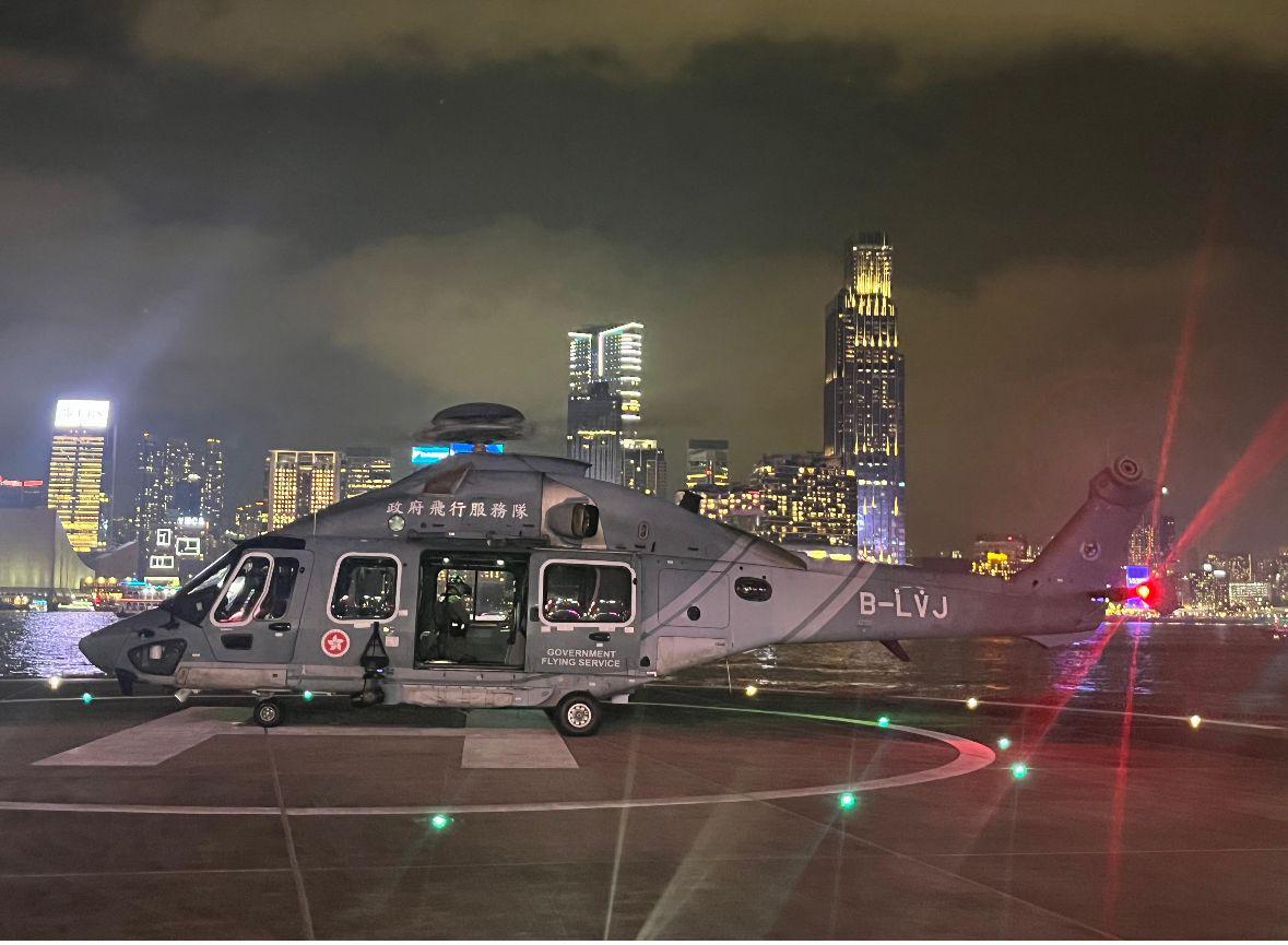 重陽節假期半山南區反爆竊,警聯同飛行服務隊海陸空高調巡邏。(警方圖片)