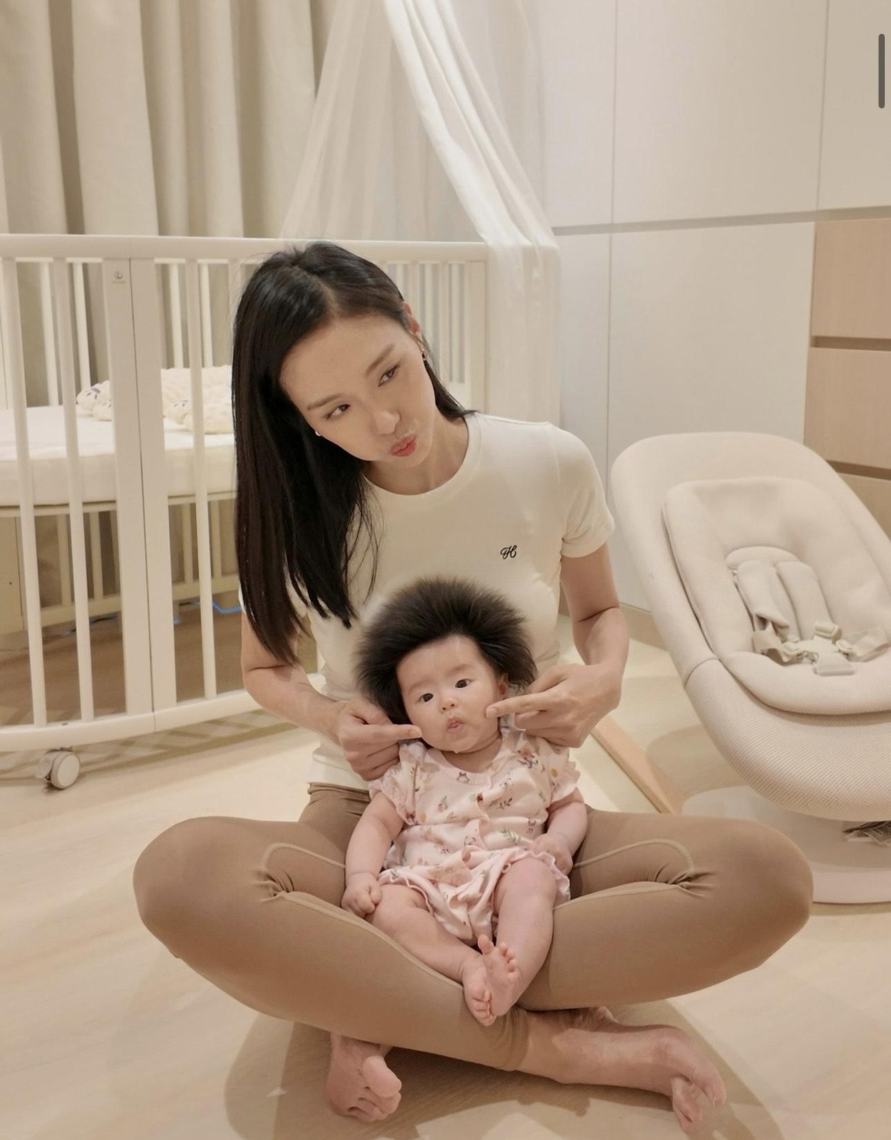 曾淑雅成功三年抱兩,凑成「好」字。