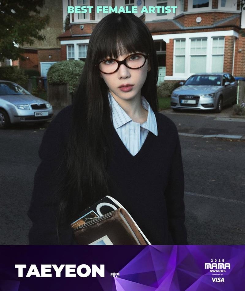少女時代隊長泰妍亦是最佳女歌手大熱。