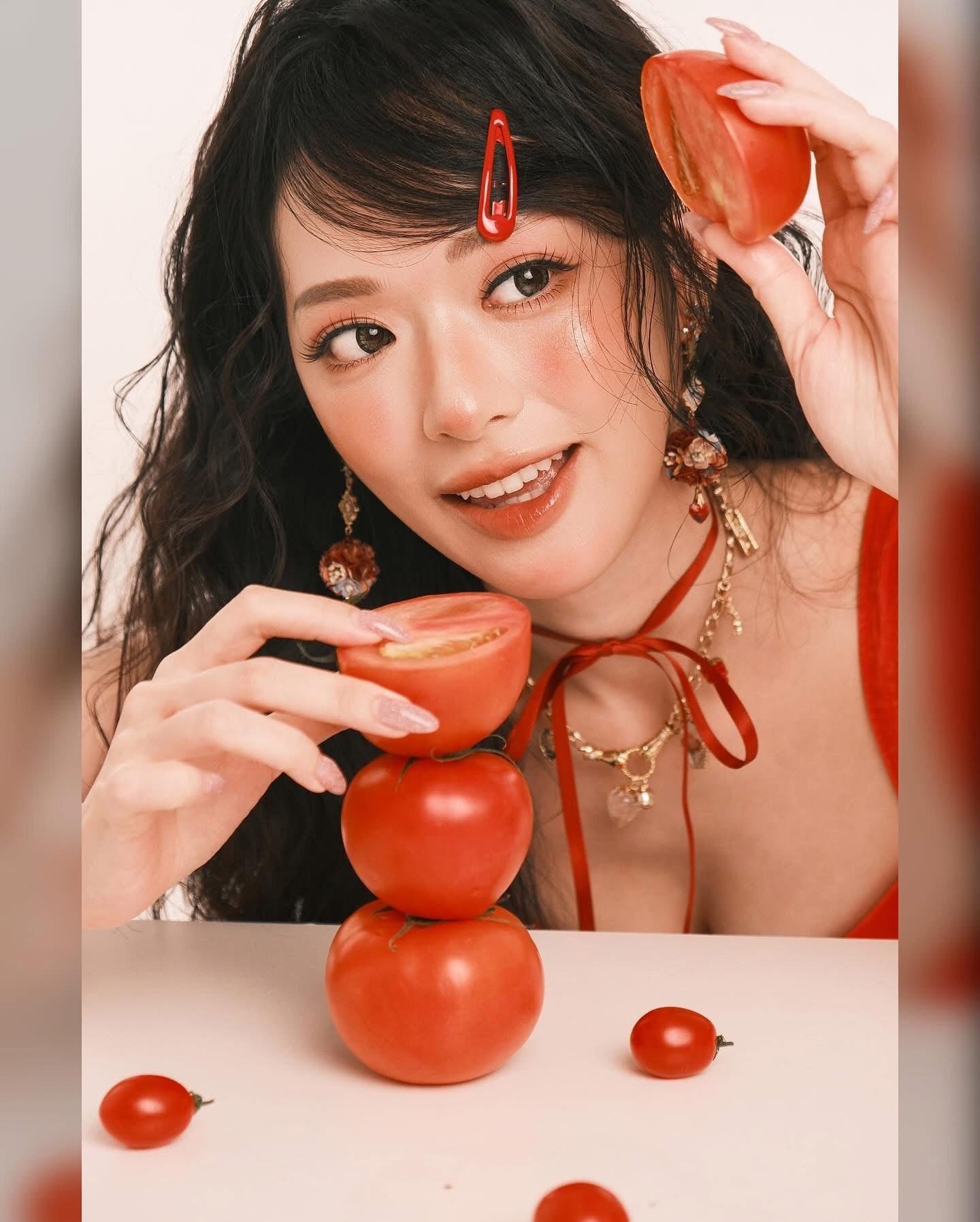 馮盈盈被指撞樣韓團女星張員瑛。