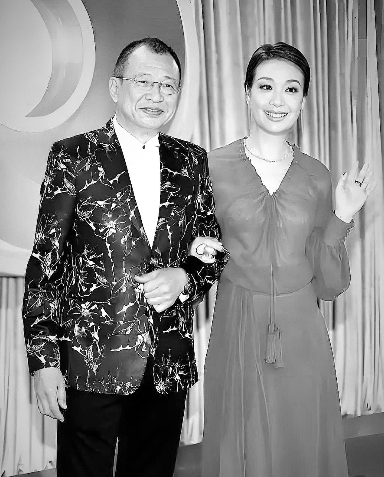 江美儀悼念許紹雄,在社交網上載二人合照。