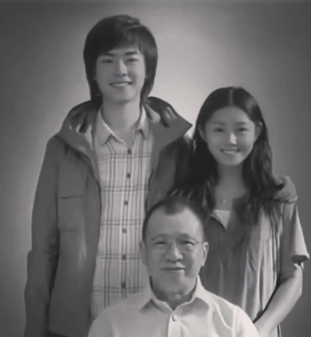 洪卓立、衛詩雅曾於2009跟許紹雄合作電影《很想和你在一起》。