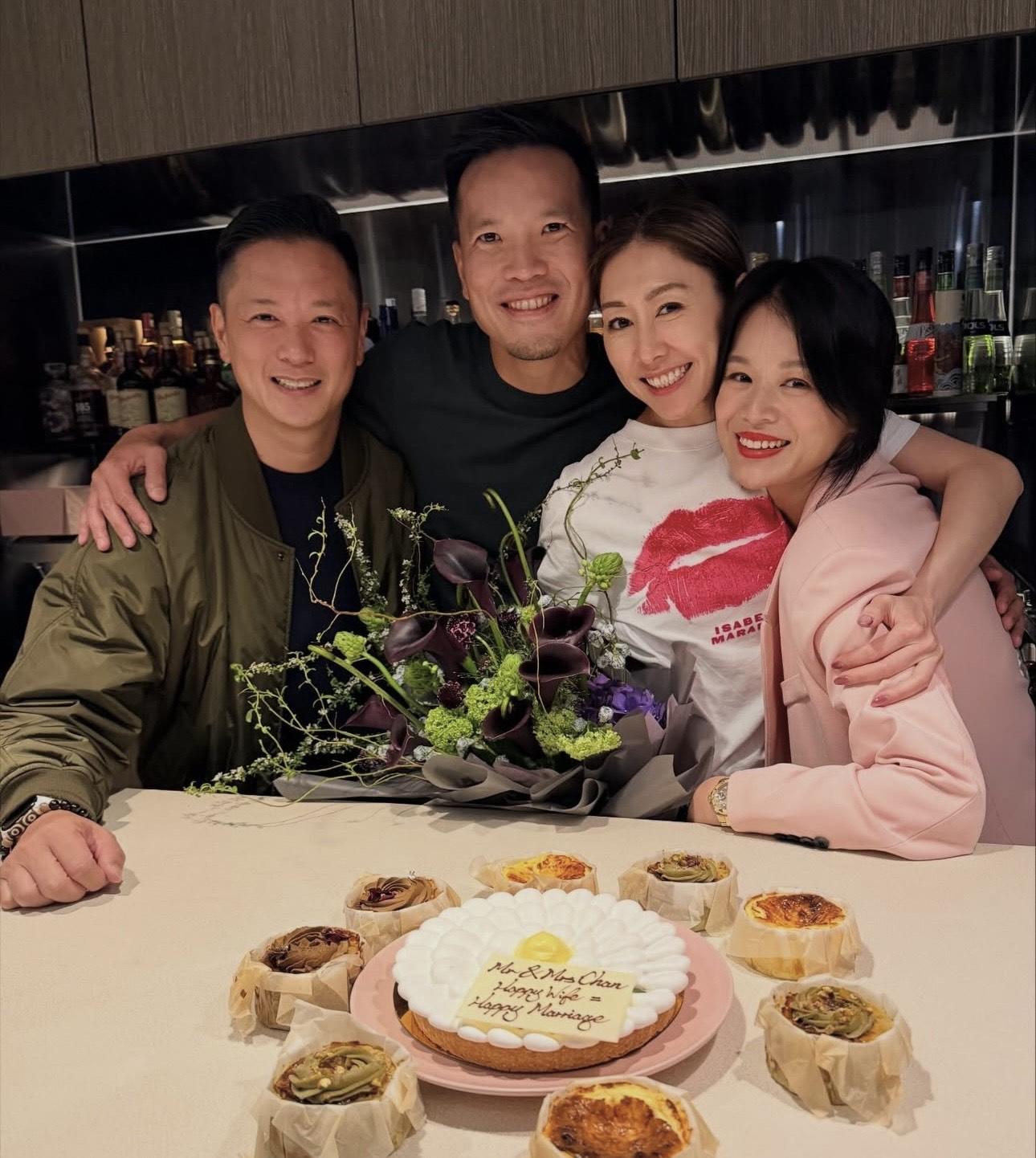 胡定欣獲胡杏兒送巨型龍鳳鈪。