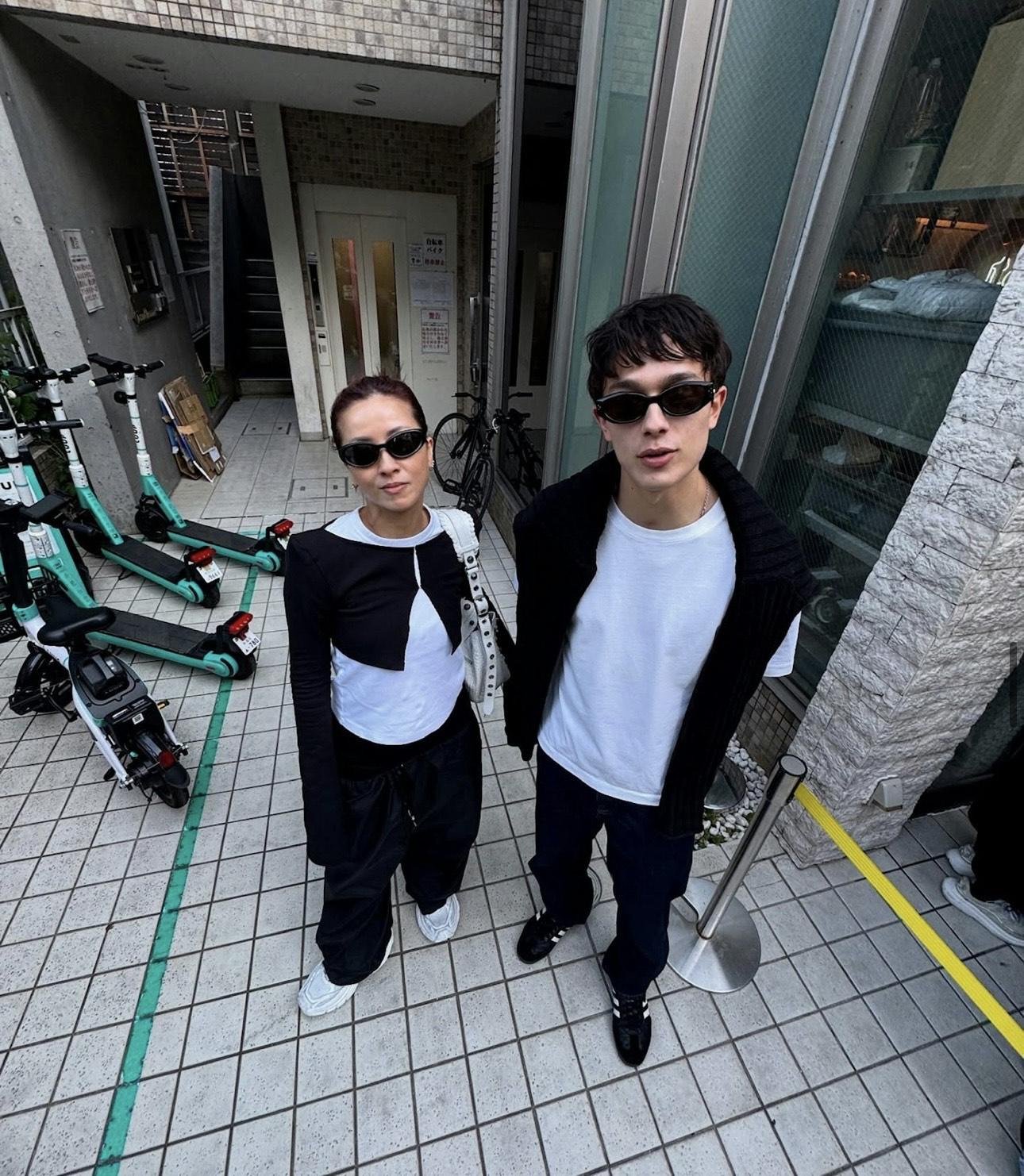 徐濠縈亦有與Shou Honda合照。