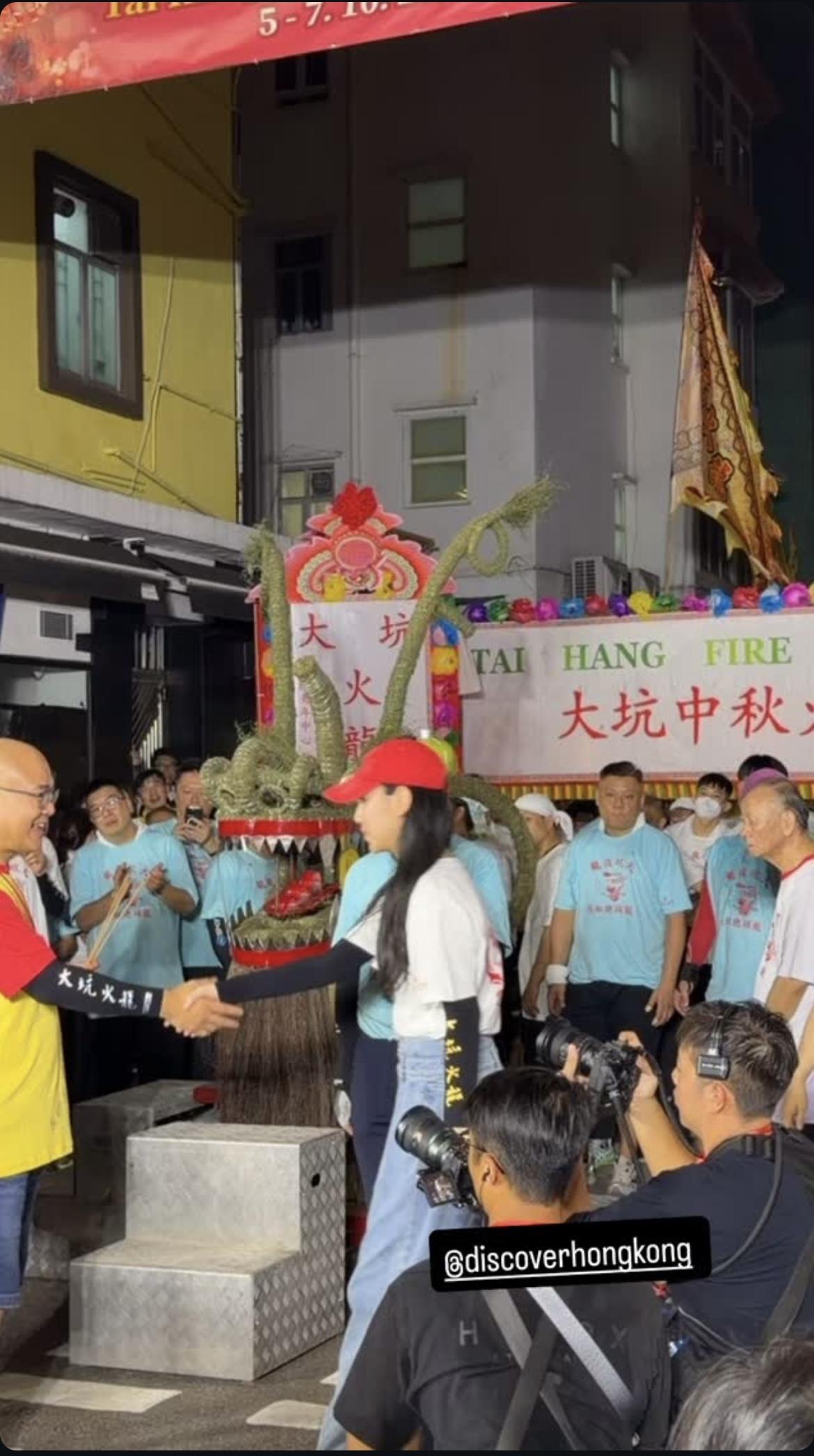 炎明熹有份主持拜神及開光儀式。(網上影片截圖)