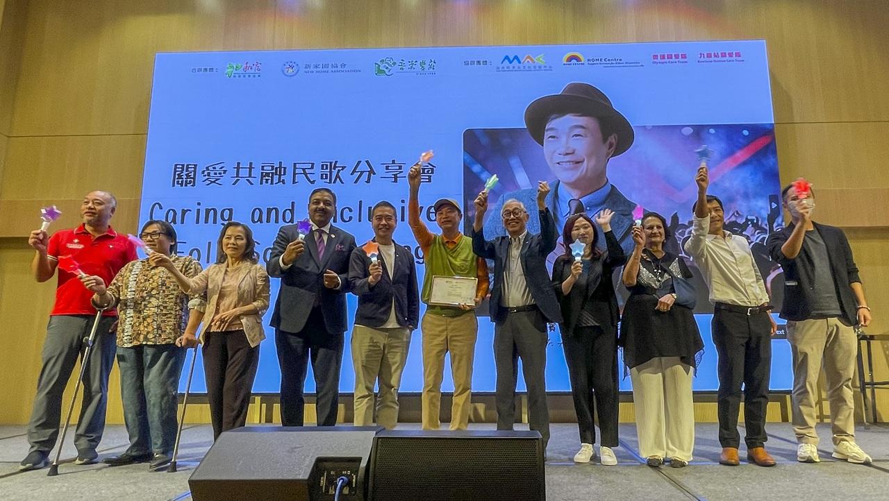 和富鄰里芯自去年5月開始,與全港不同社福機構及學校合作,舉辦地區音樂會。該組織聚集經驗豐富的義工作為社區隊長,希望透過不斷影響更多有抱負和有熱忱的人,並鼓勵服務對象轉型成為義工。