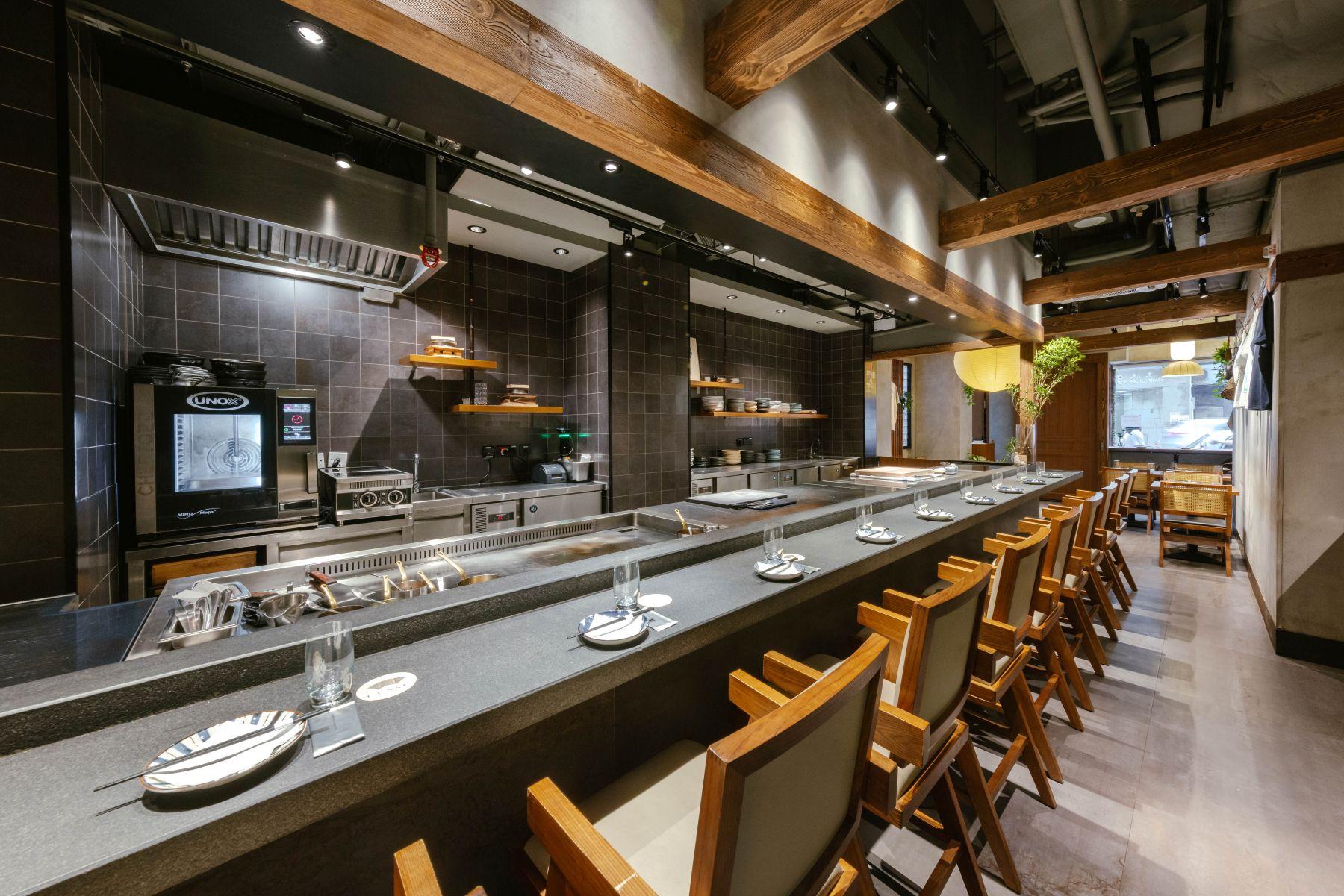 SIÜ SIÜ主打鐵板美食。