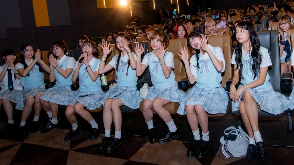 偶像女生IdG開步禮上展示活潑一面。