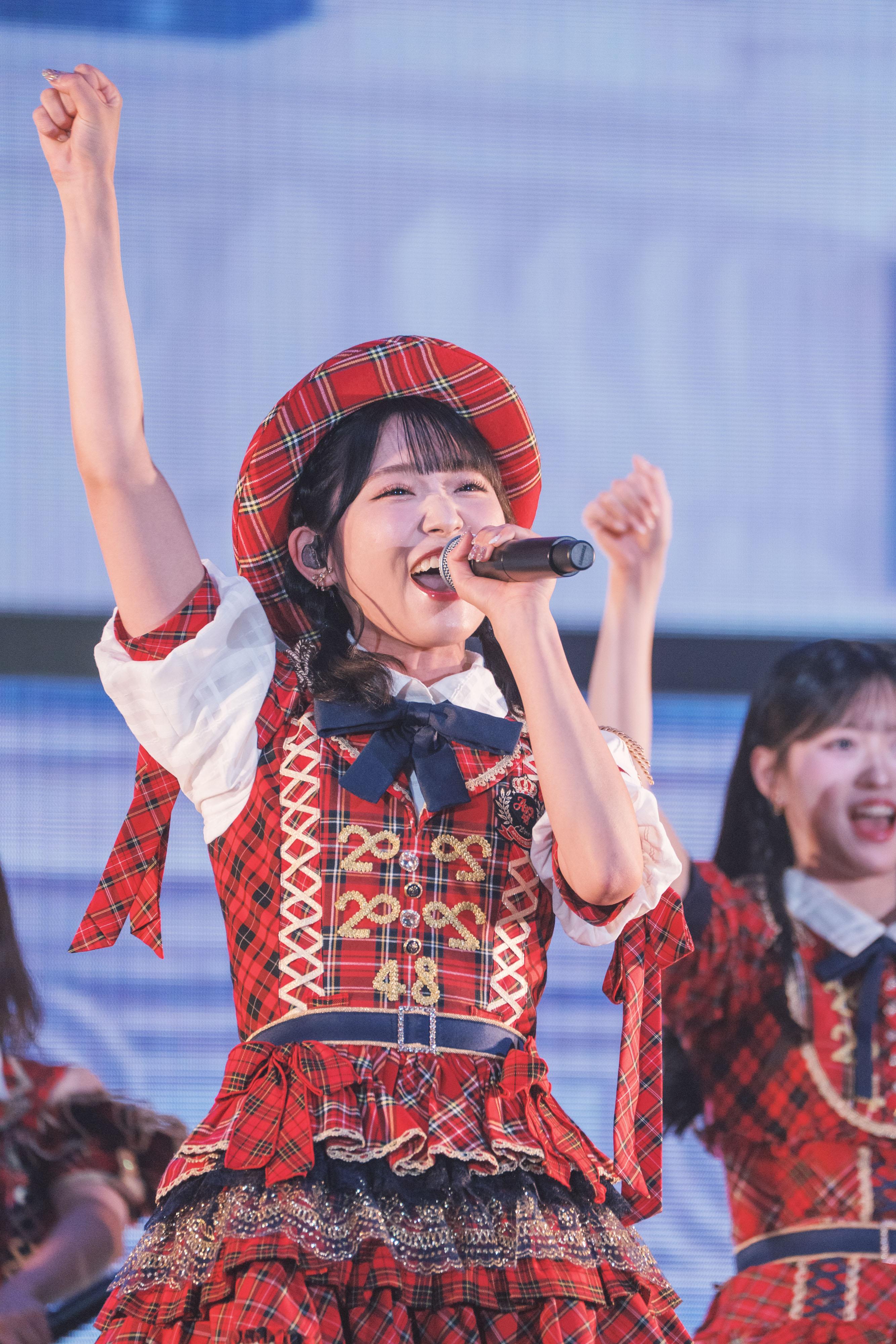 AKB48香港演唱會吸引4千名粉絲支持,現場氣氛熱烈。