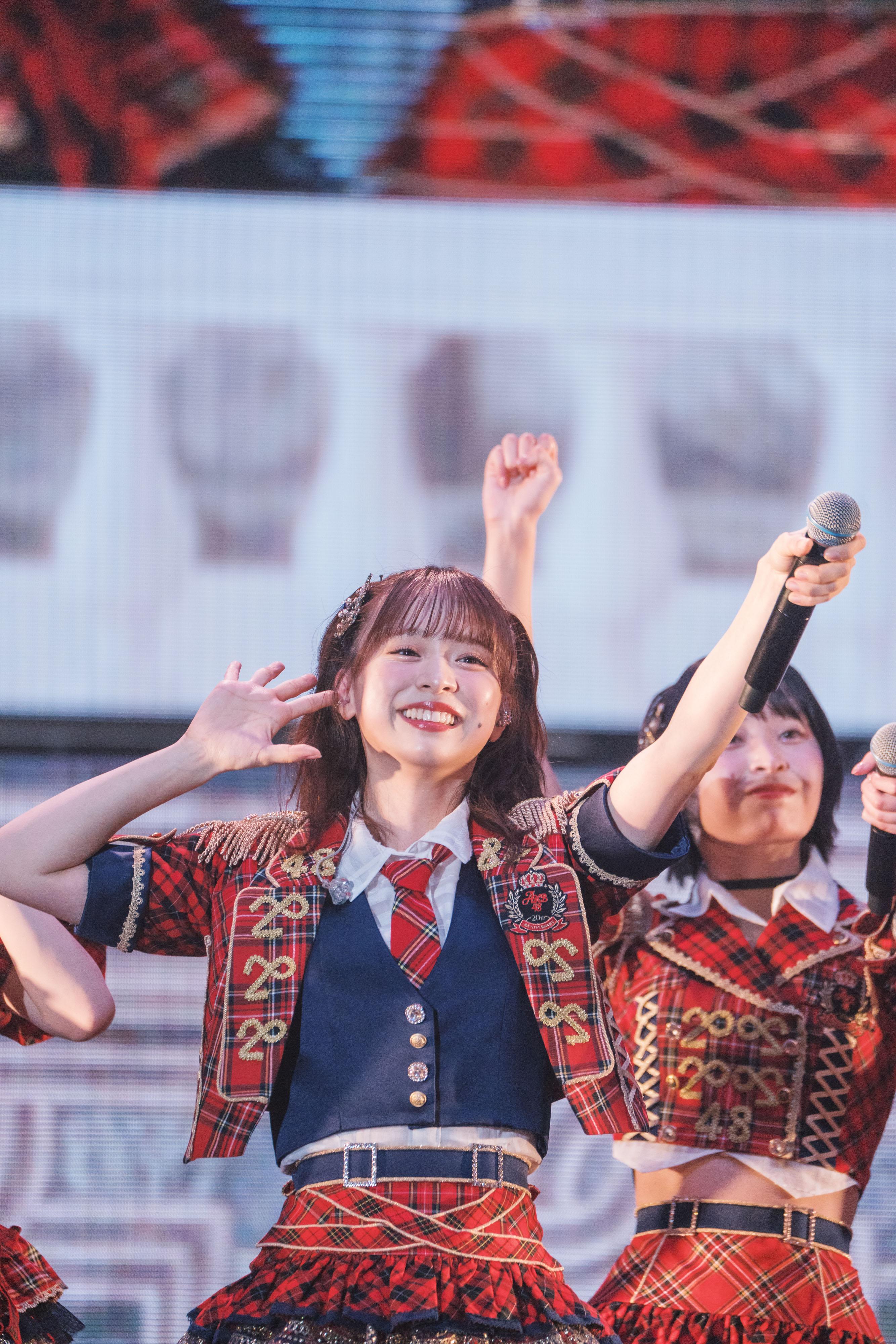 AKB48香港演唱會吸引4千名粉絲支持,現場氣氛熱烈。