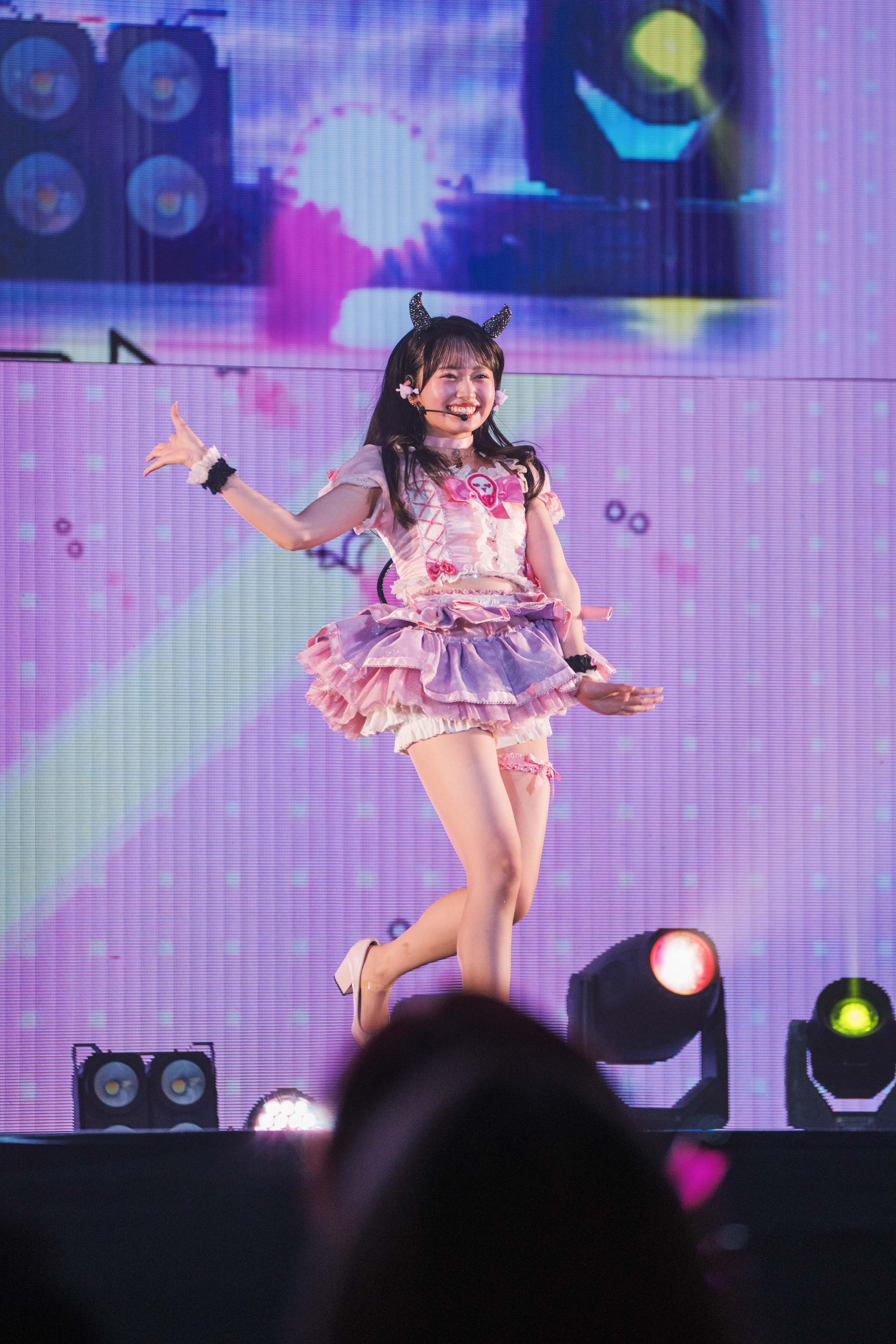 AKB48香港演唱會吸引4千名粉絲支持,現場氣氛熱烈。