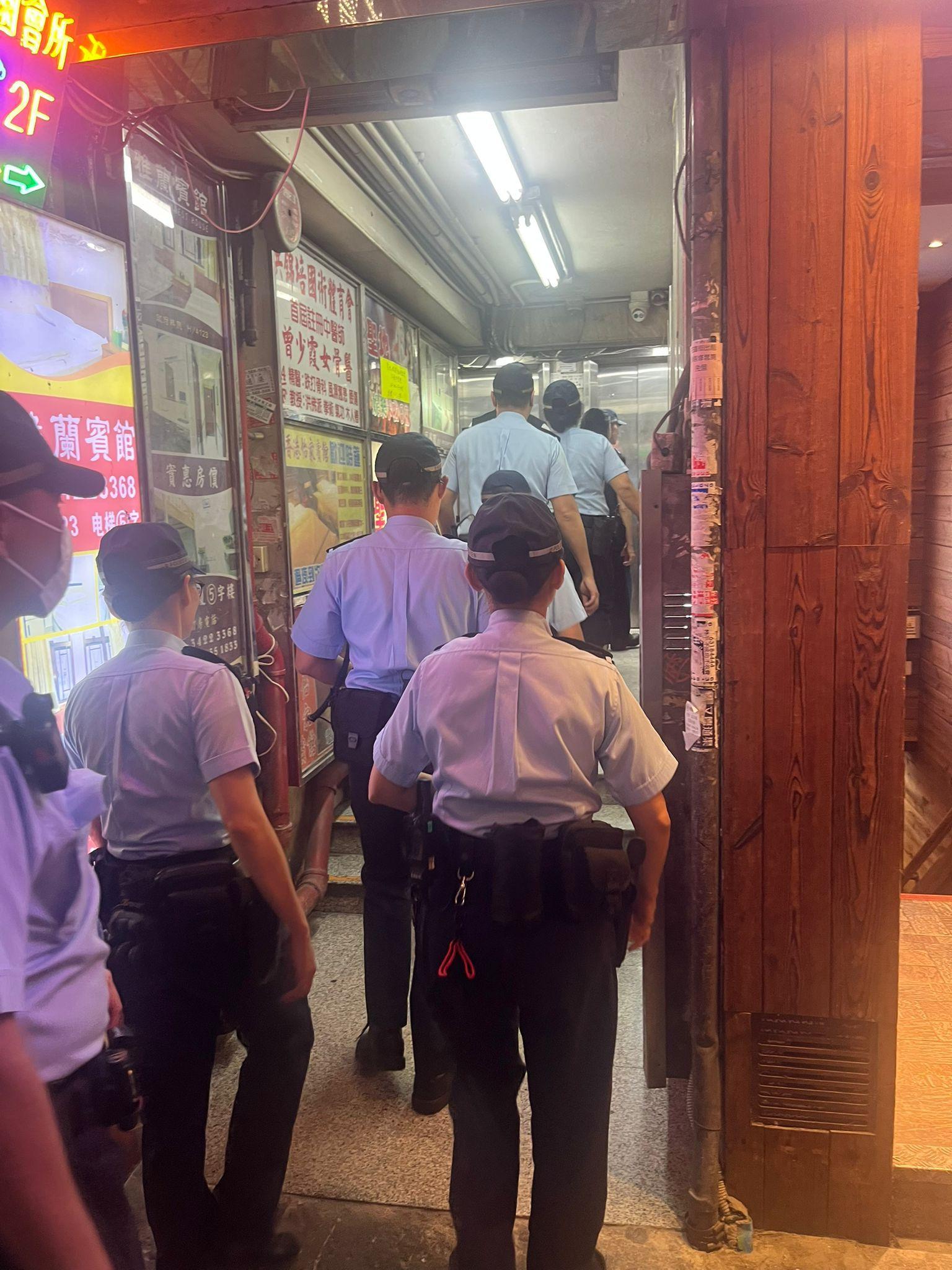 警旺角反罪惡搜多個處所,搗釣魚機賭檔拘3人。(警方圖片)