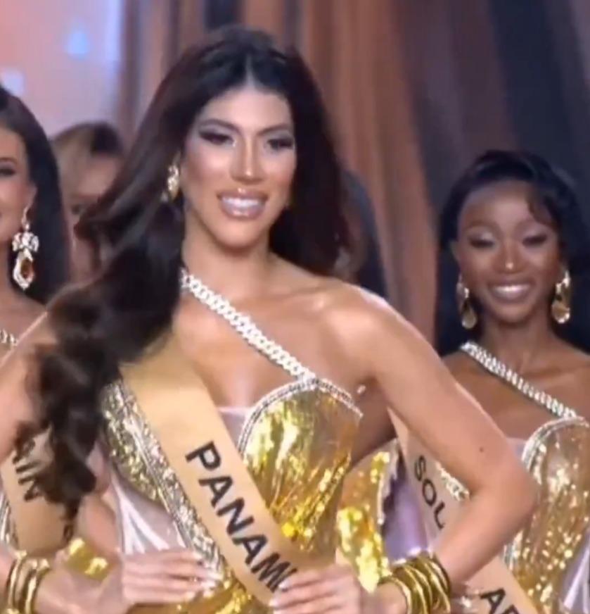 萬國小姐2025|巴拿馬佳麗Isamar Herrera微笑著慶祝這個「勝利」時刻。