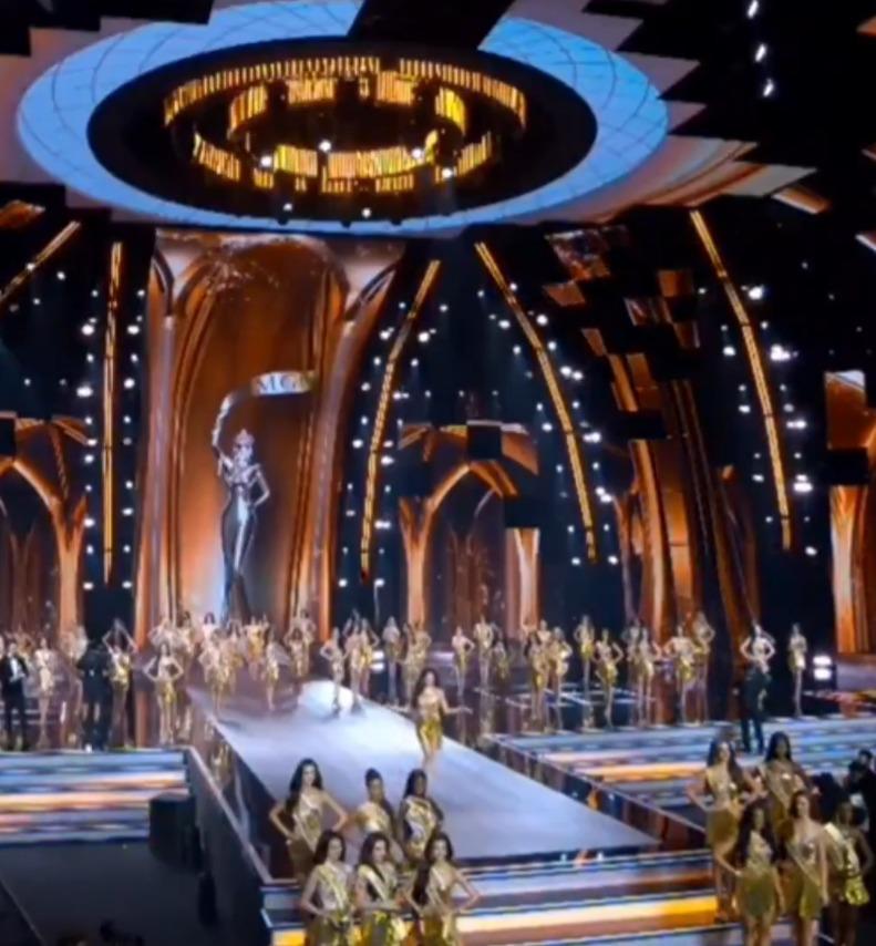 萬國小姐2025|周圍的觀眾卻陷入一片寂靜。